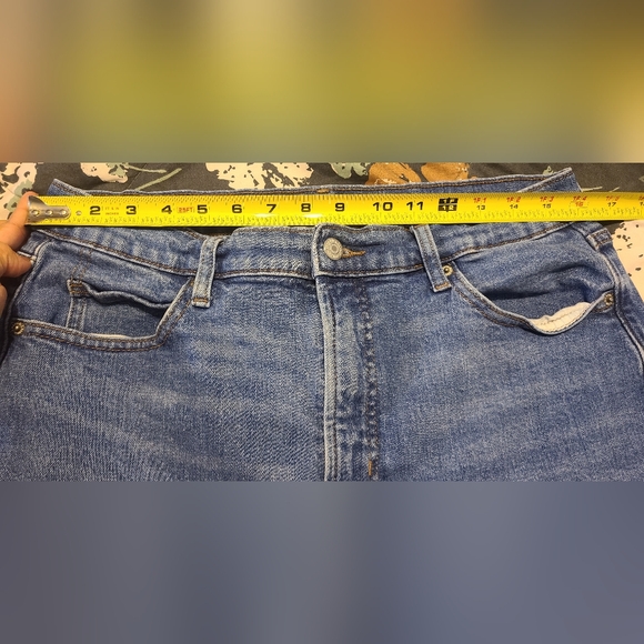 Old Navy OG Straight High Rise Jeans Size 14 Medium Wash Slimming Pockets - Picture 6 of 7